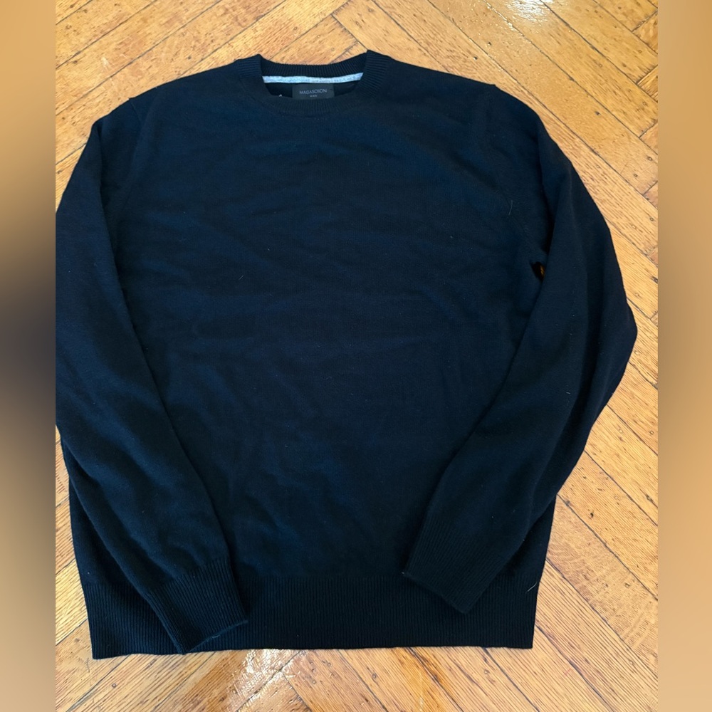 Magaschoni Classic Black Cashmere Crewneck Sweater